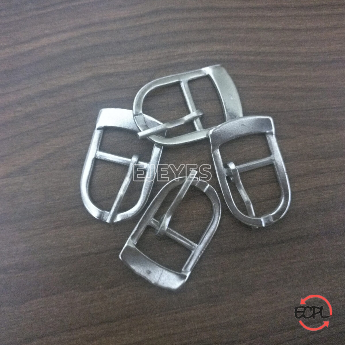 Oval buckles made of mild steel with a nickel plating that are 15 mm wide, dependable, and useful for many different hardware applications.