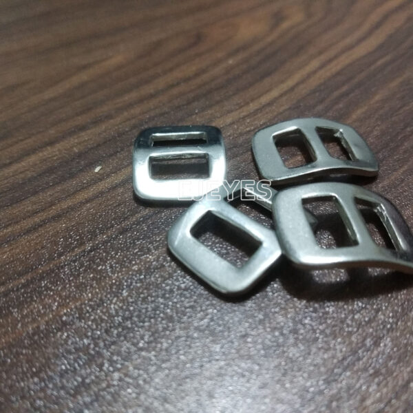 "1W 9mm nickel-plated buckle, little but strong, ideal for reliable fastening in hardware and handicraft projects.