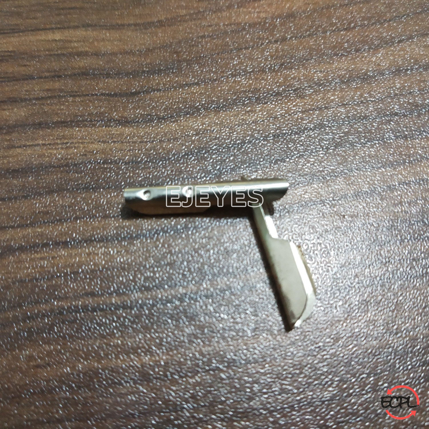 Nickel-plated small steel cotter pin: a dependable and versatile hardware component for secure fastening needs.